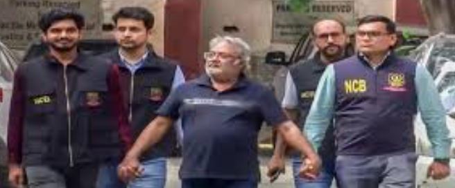 Salim Dola with officers of Narcotics Control Bureau, Delhi