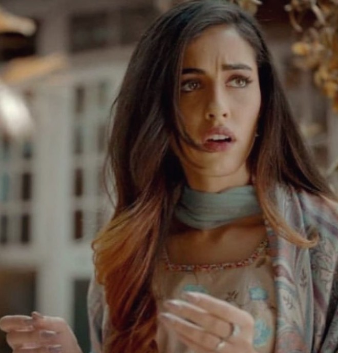 Samreen Kaur as Charu Raina in the web series Nail Polish