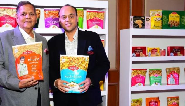 Shiv Ratan Agarwal with his son, Deepak Agarwal