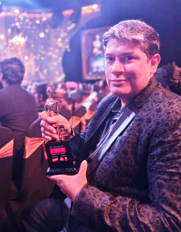Sumit Roy after winning an award at the 2026 Chetak Screen Awards