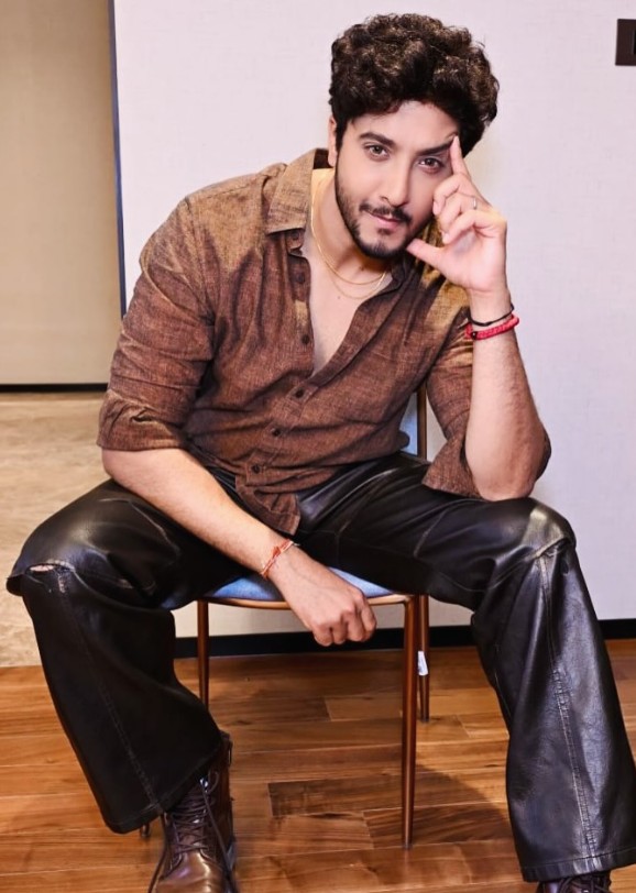 Sumukha (Actor) Height, Age, Girlfriend, Wife, Family, Biography » StarsUnfolded 2 Sumukha