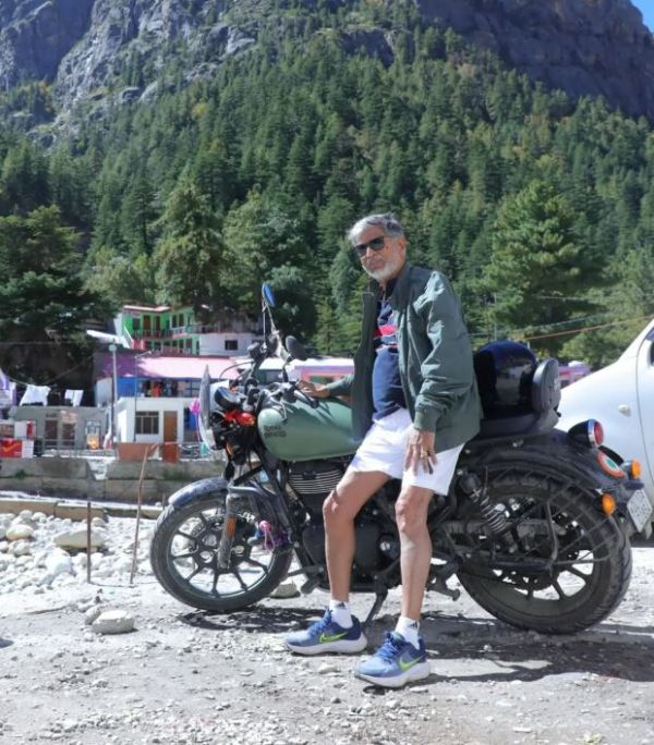 S. A. Chandrasekhar Age, Caste, Wife, Children, Family, Biography » StarsUnfolded 13 A picture of S. A. Chandrasekhar from his trip to Himalayas