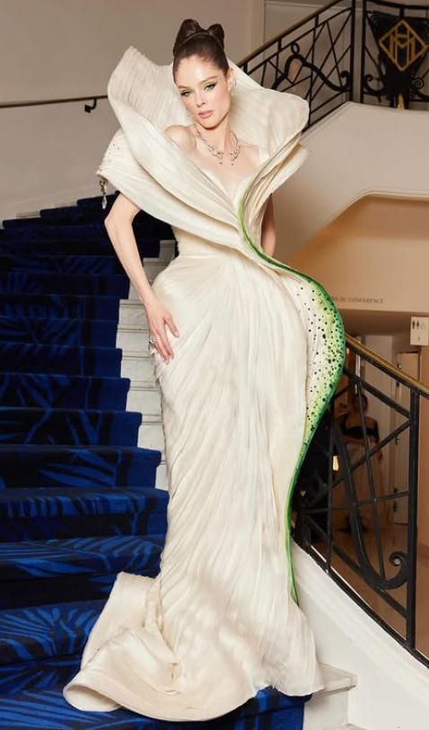 Coco Rocha, in Cheney Chan's couture design