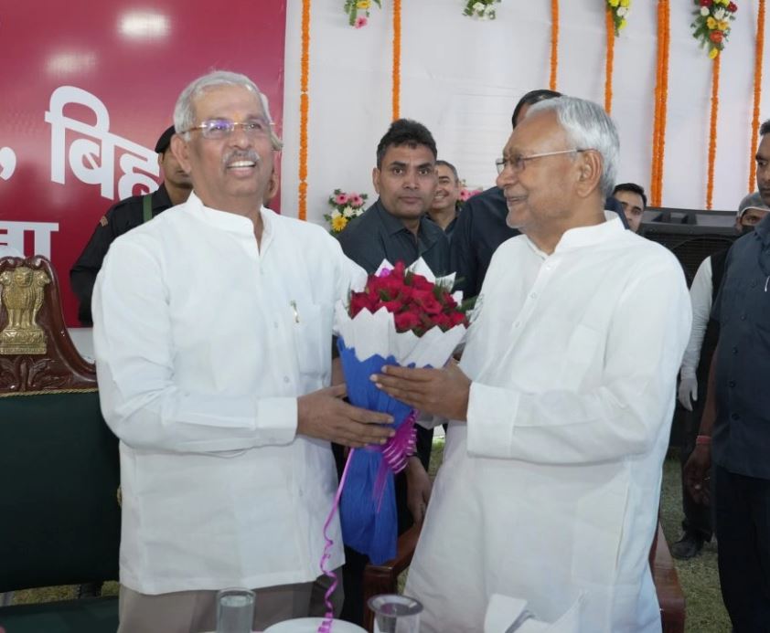 Rajendra Arlekar with Janata Dal (United) leader Nitish Kumar