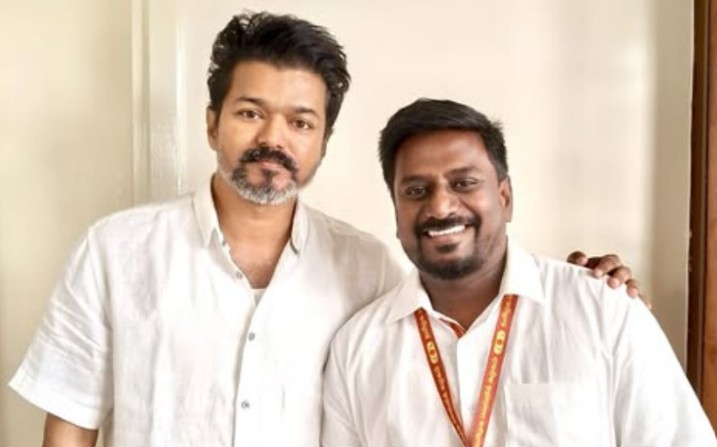Rajmohan Arumugam posing with Vijay