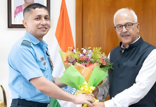 Rizwan Malik while receiving his award