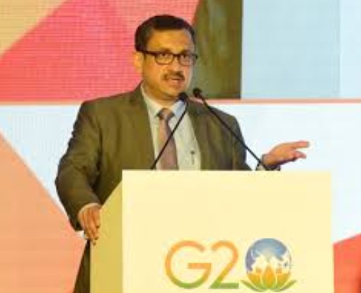 Rohit Jain while delivering a lecture