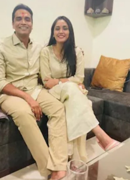 Twisha Sharma Age, Death, Husband, Family, Biography » StarsUnfolded 5 Twisha Sharma with her husband