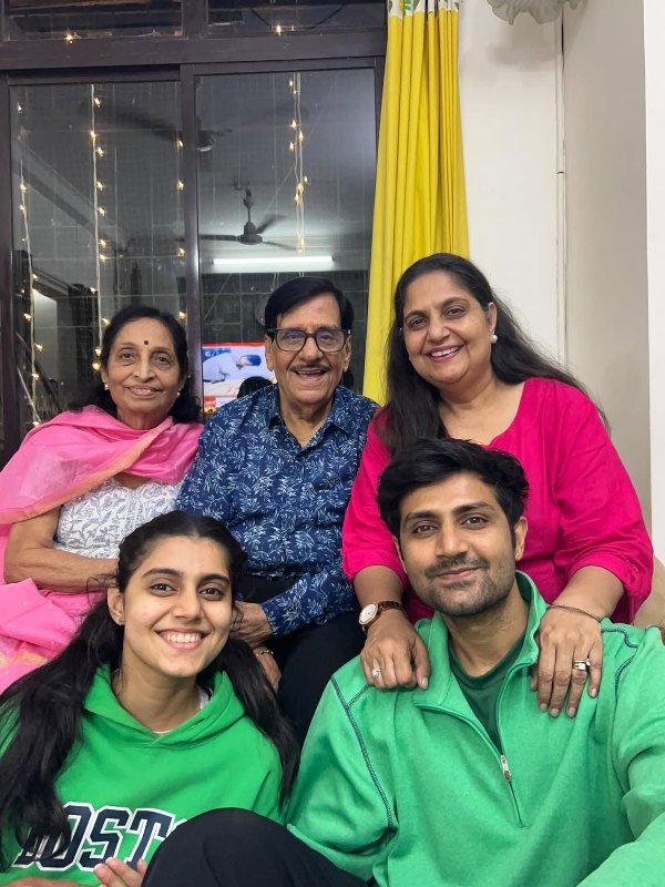 Arvind Vaidya with his wife, daughter, and grandchildren