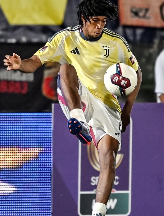 Livano Comenencia during a match in 2024
