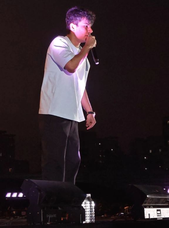Madhur Virli, while performing live on a stand-up comedy show