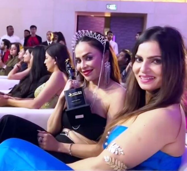 Nikita Rawal after winning an award at the 2023 Mid-Day Showbiz Awards