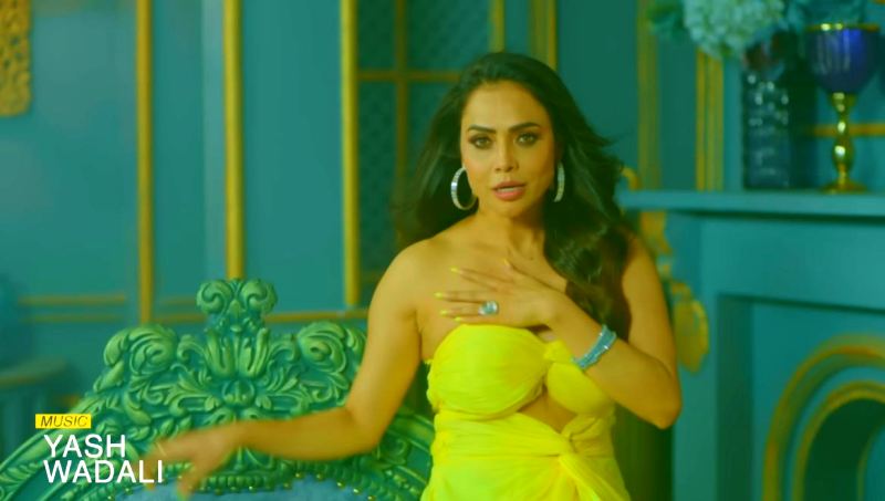 Nikita Rawal in a still from the music video of the song 'Shy Shy Dil' (2023)