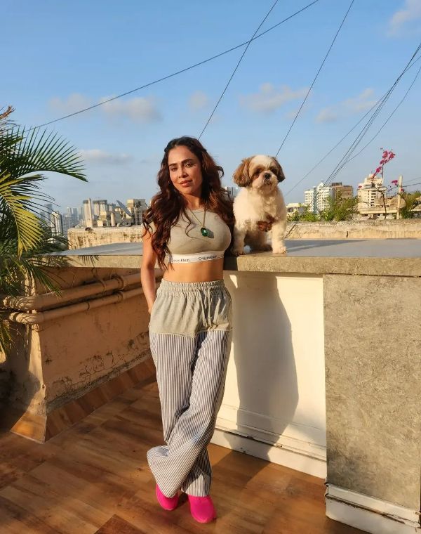 Nikita Rawal with her pet dog