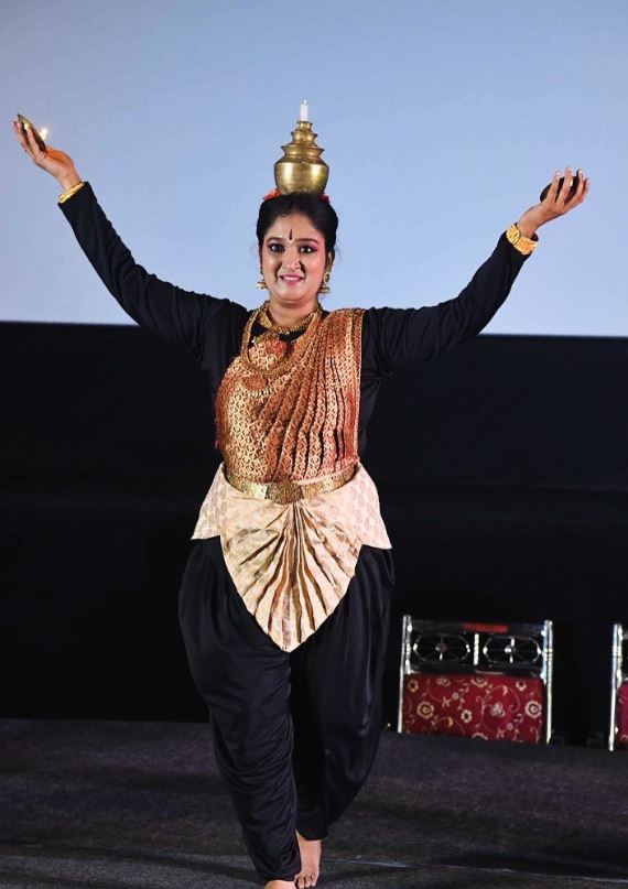 Roopika while performing classical dance