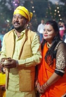 Abhishek Kumar with his wife
