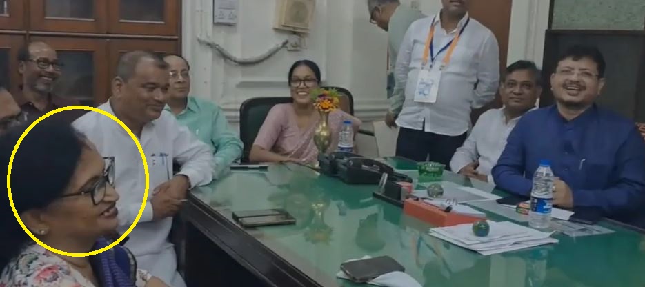 Chandrima Bhattacharya, while sitting with rebel leader post her resignation from All India Trinamool Congress party 