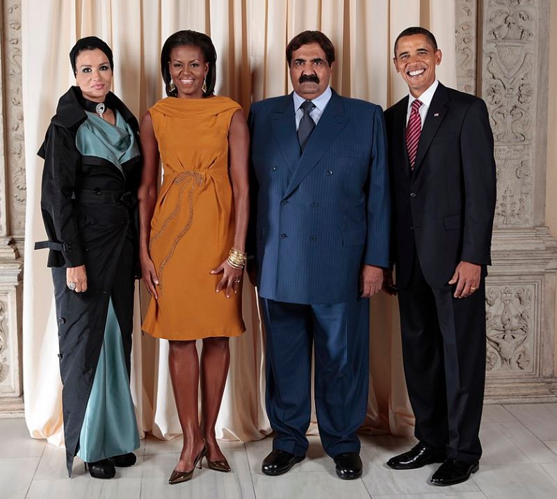 Hamad bin Khalifa Al Thani and his second wife Sheikha Moza bint Nasser Al-Missned (extreme left) with former the USA President Barack Obama and his wife Michelle Obama