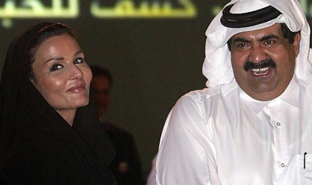 Hamad bin Khalifa Al Thani with his second wife Sheikha Moza bint Nasser Al-Missned
