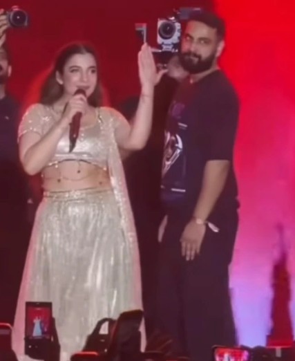 Jasmine Sandlas while showing her engagement ring to her fans