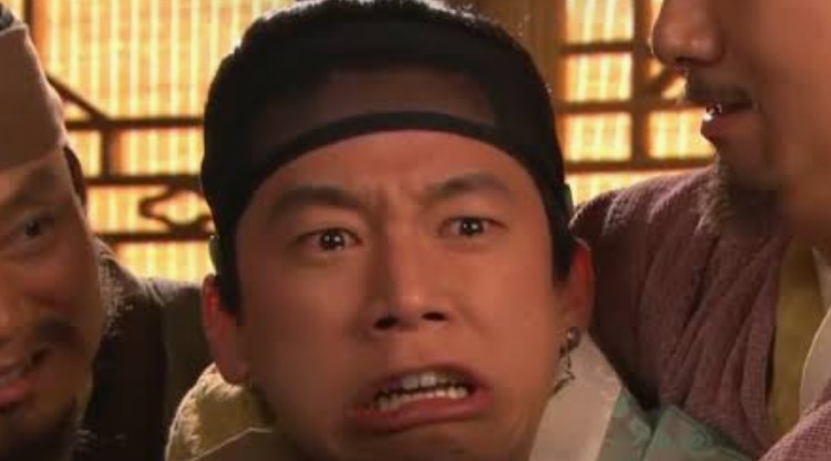 Kim Mu-yeol in a still from a television show in 2008