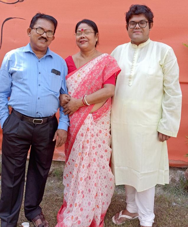 Nilanjan Das with his parents