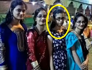 Pooja Jha with her sister