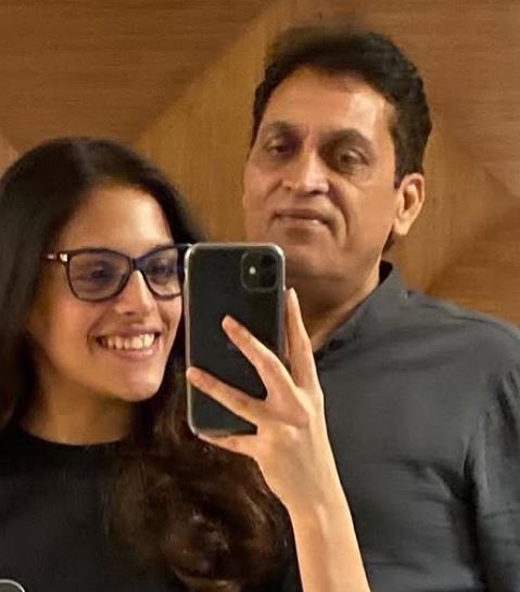 Riya Ahir with her father