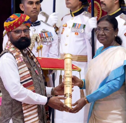 Taga Ram Bheel while receiving Padma Shri Award