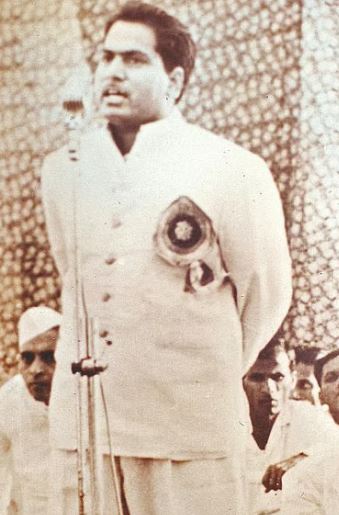 A younger age picture of D. Y. Patil