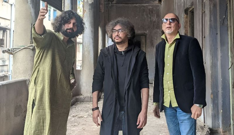 Amartya Bhattacharyya with Rupam Islam and guitarist Amyt Datta (right)
