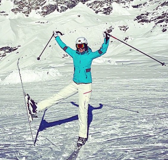An old picture of Oksana Voevodina while skiing