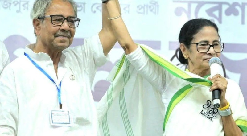 Asish Banerjee during a political campaign with Mamata Banerjee