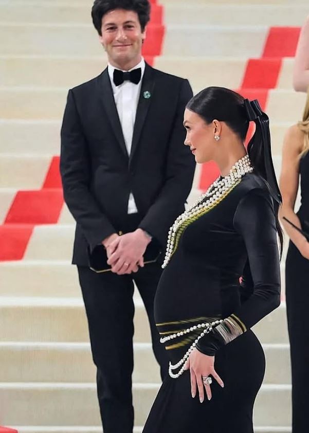 Karlie Kloss with her husband, Joshua Kushner at Met Gala 2023