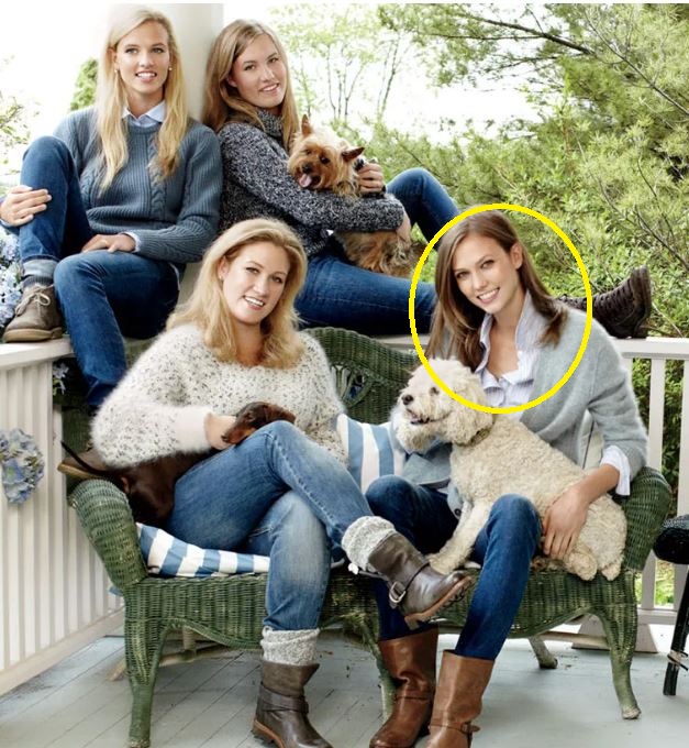 Karlie Kloss with her sisters