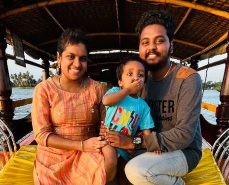 R. Kalaivanan with his wife and son