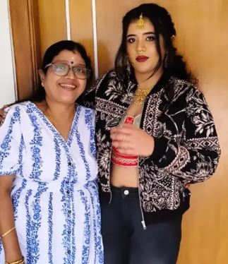 Lakshmi Gowda with her mother